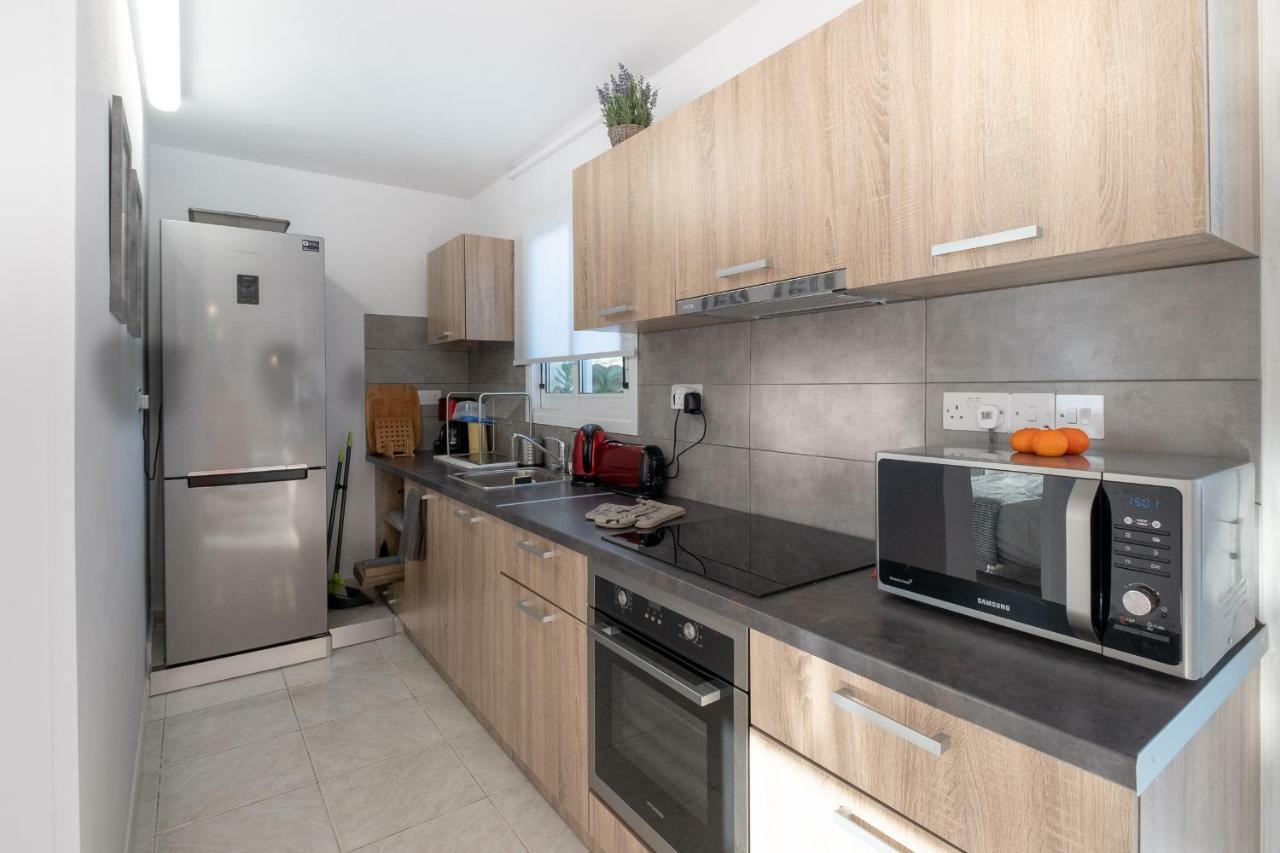 Seaview 3 Bedroom Kings Road Penthouse Paphos Exteriör bild